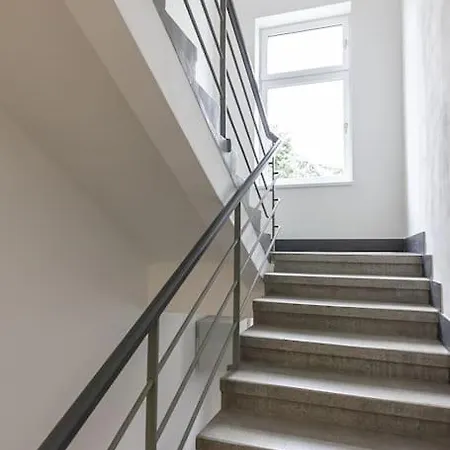 Peaceful & Quiet Flat Near Park + Parking 布拉格