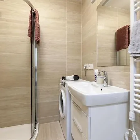 公寓 Peaceful & Quiet Flat Near Park + Parking 布拉格