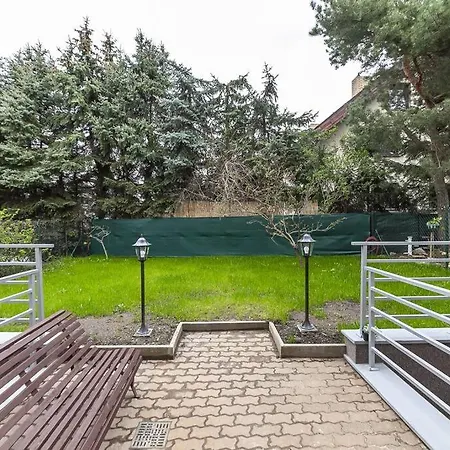 Peaceful & Quiet Flat Near Park + Parking 布拉格