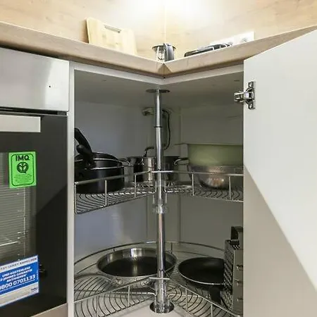 Peaceful & Quiet Flat Near Park + Parking * 布拉格