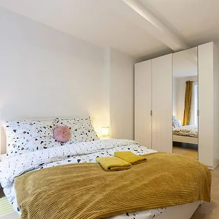Peaceful & Quiet Flat Near Park + Parking 아파트 프라하