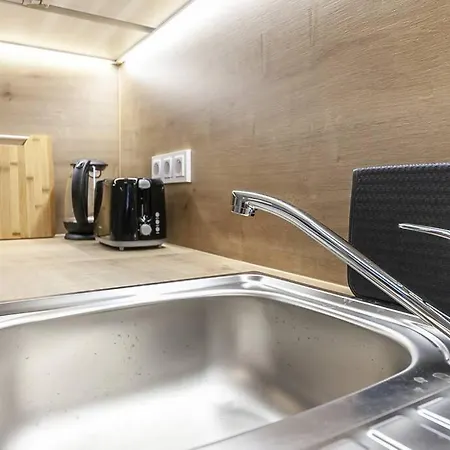 Peaceful & Quiet Flat Near Park + Parking
