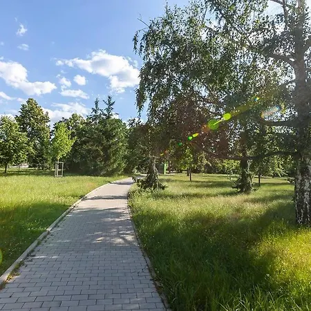 Peaceful & Quiet Flat Near Park + Parking Apartment