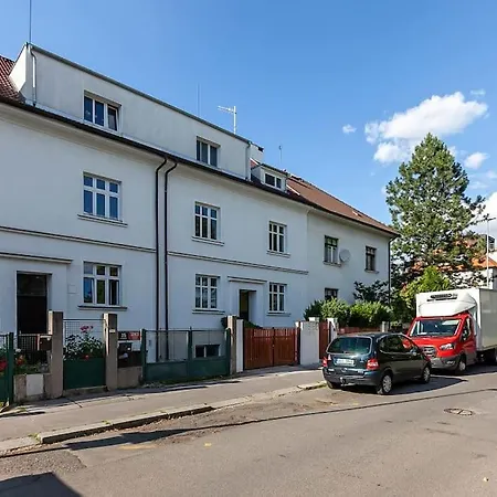 Apartment Peaceful & Quiet Flat Near Park + Parking